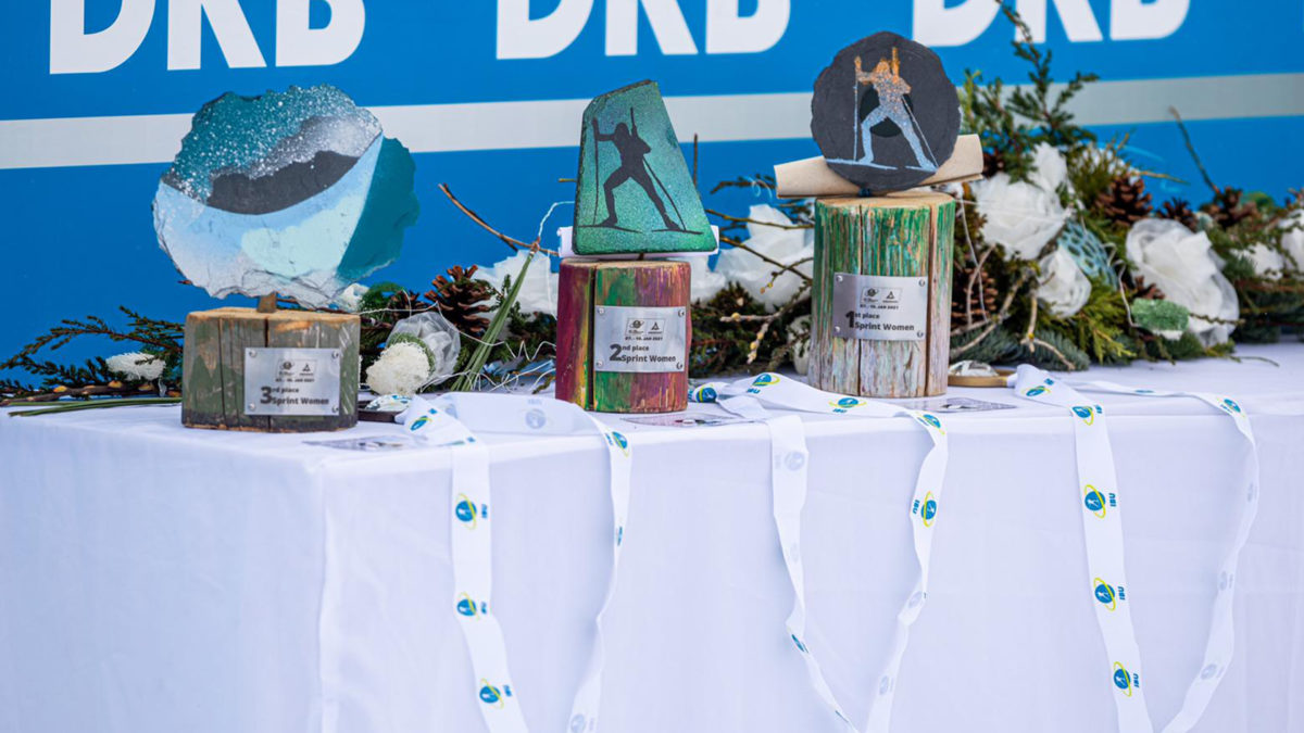 Einzigartige Pokale für den Biathlon Weltcup in Oberhof