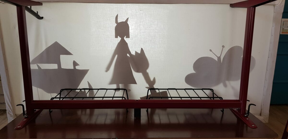 Die Jugendkunstschule gestaltet mit Schüler*innen aus Eisenach Kostüme und Bühnenbild!